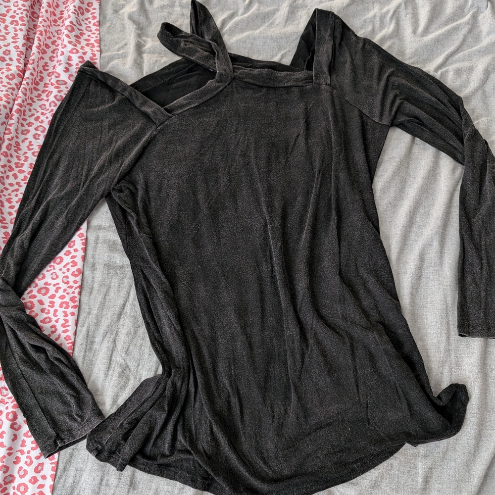 Chic soul cold shoulder top